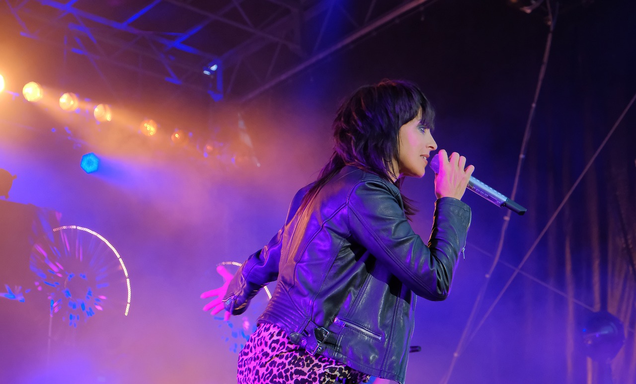 金贤重最新图片,展现多才多艺的魅力风采