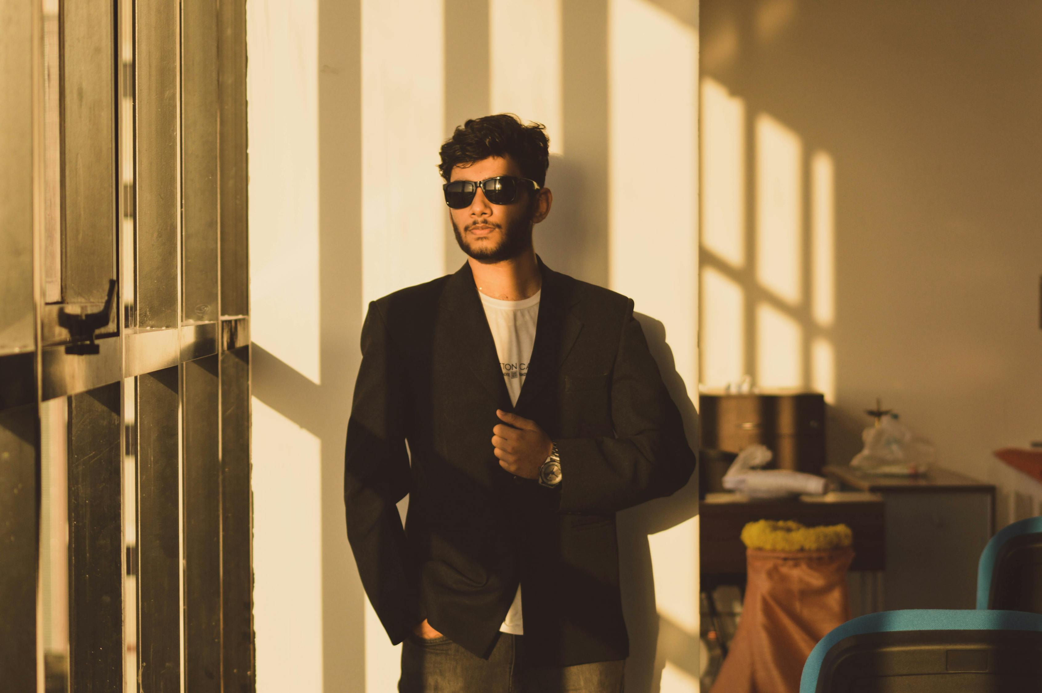 最新潮短发发型男,时尚潮流的多样展现风采