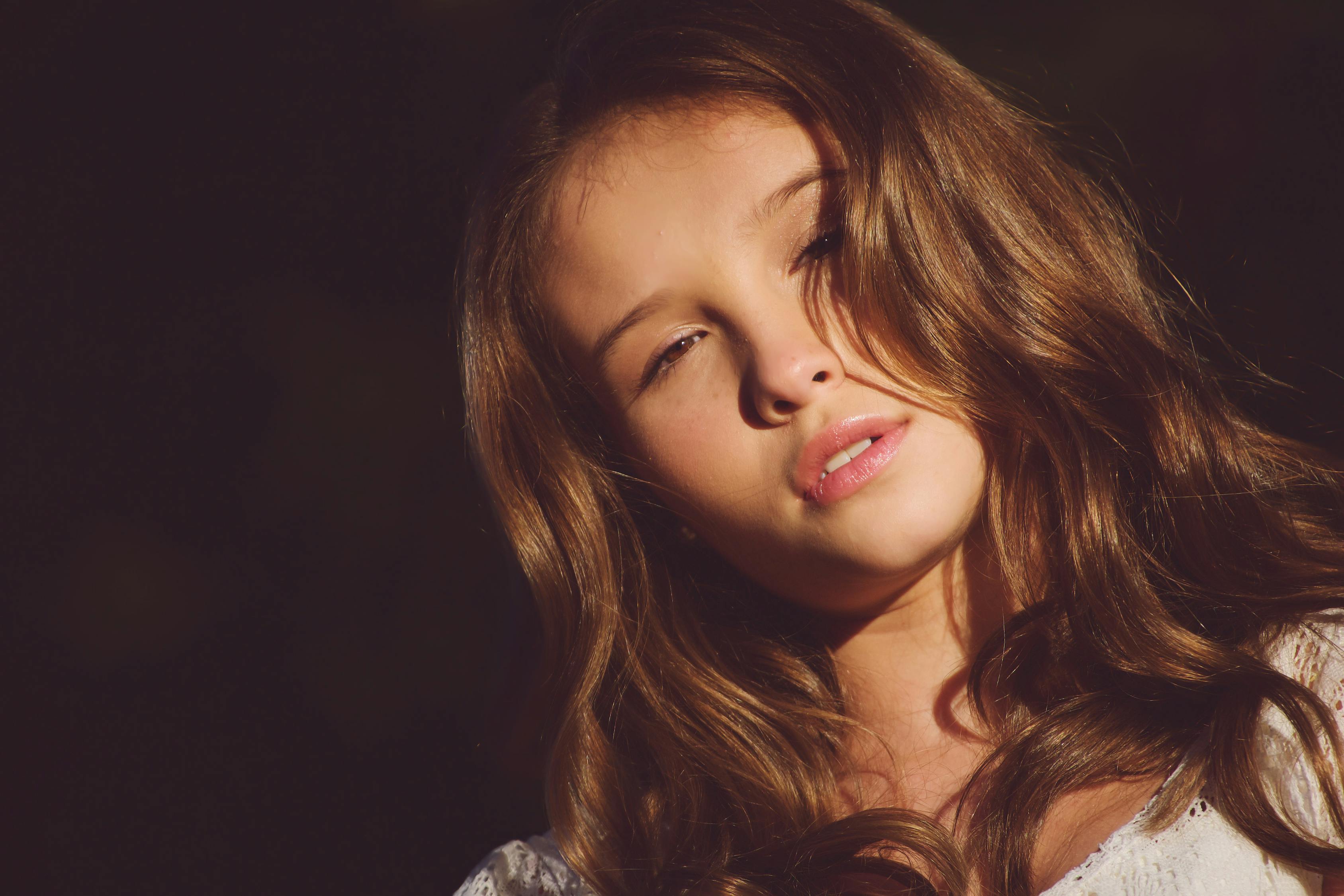 五月徐湘婷最新照片展现自然魅力与个人风采公开亮相